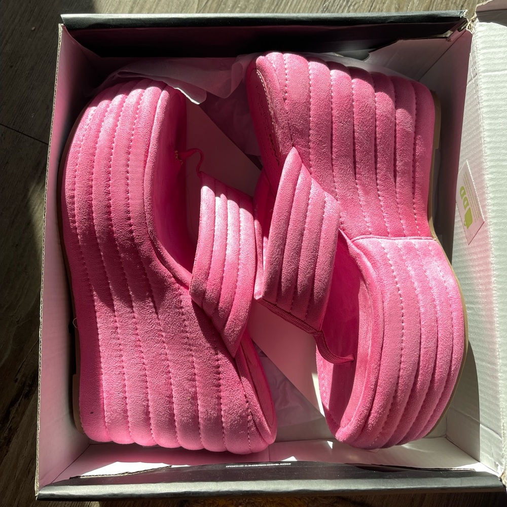Fashion nova wedges